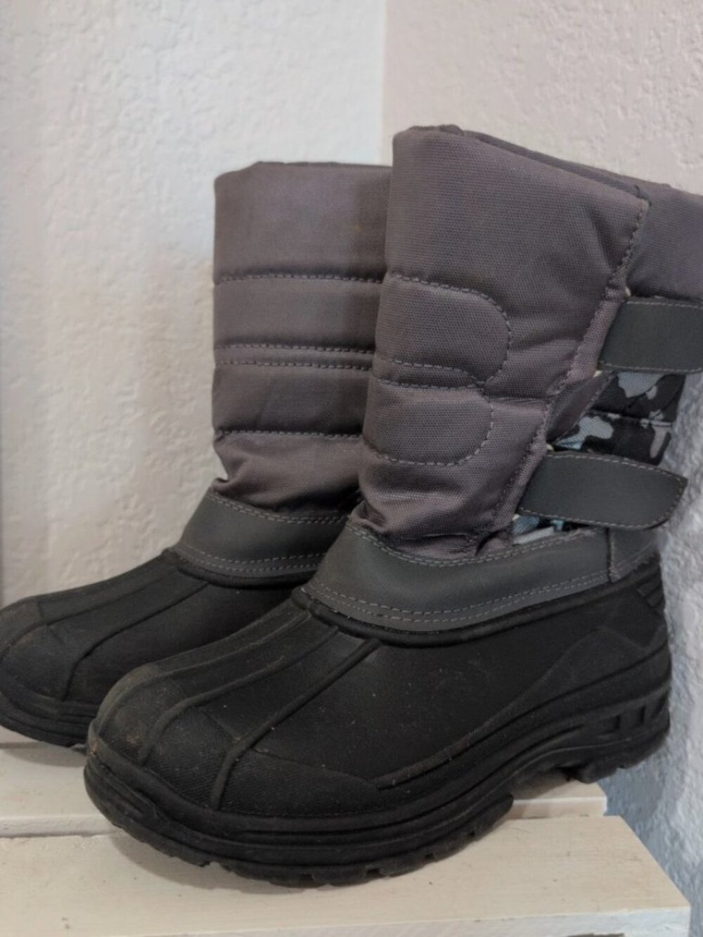 Camo Winter Snow Boots Youth Size 3 Waterproof Nonslip Insulated Black Grey